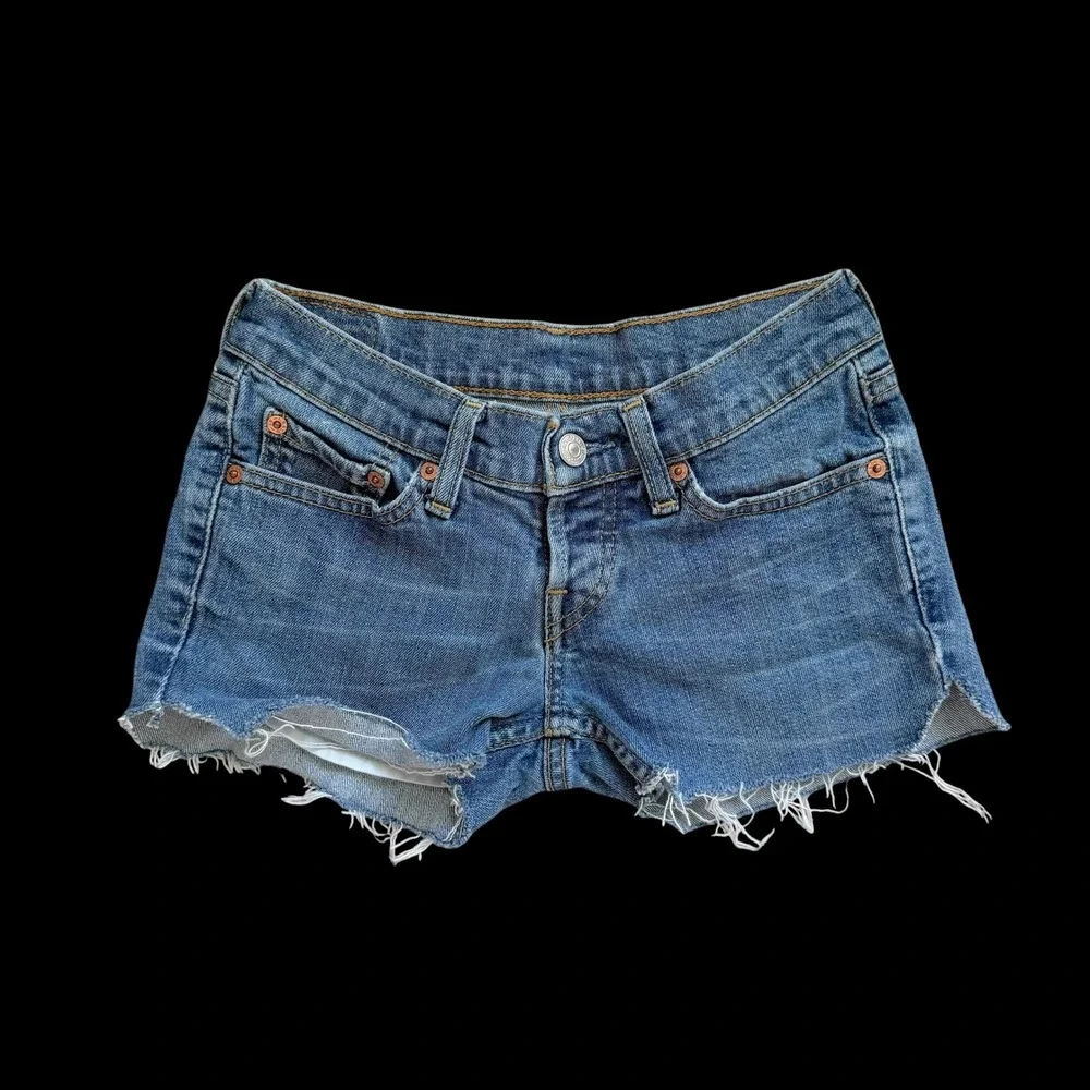 Y2K Levis 592 Micro Low Rise Denim Shorts Cut Off Frayed Hem Womens 25 - Picture 1 of 8